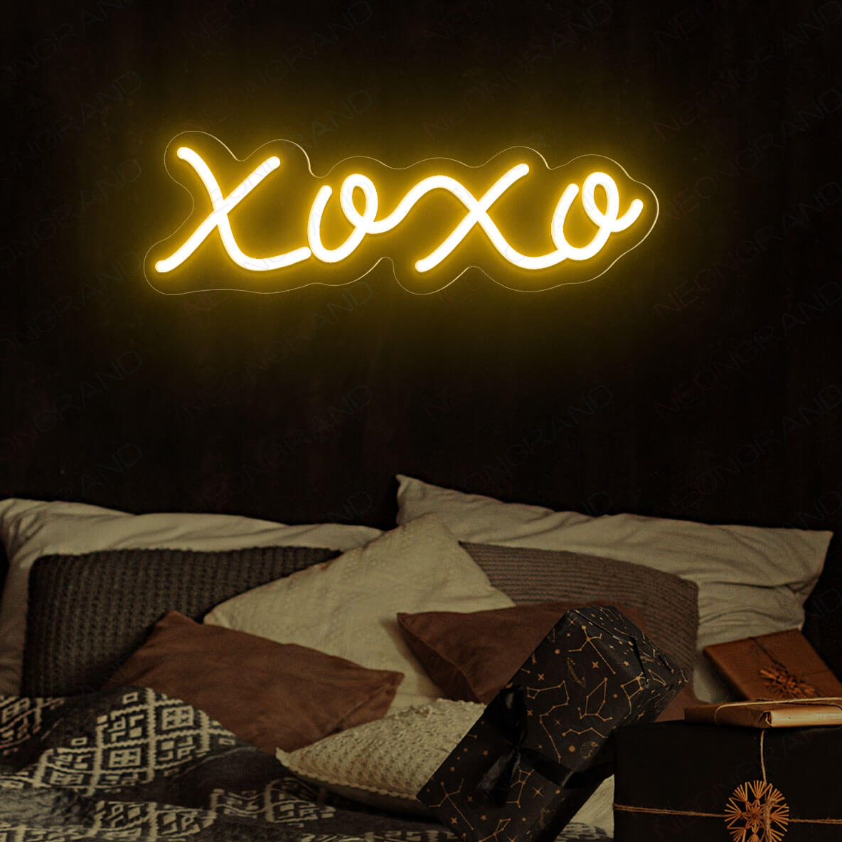 XOXO Neon Sign Hugs And Kisses Love Led Light orange yellow wm