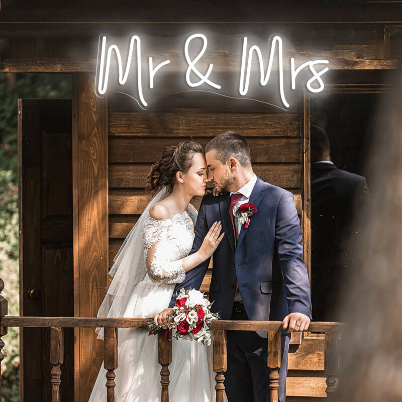 Mr & Mrs Love Neon Wedding Sign3